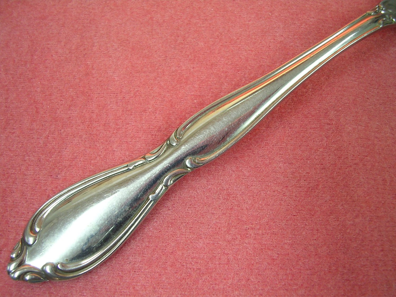 ONEIDA HERITAGE ROYAL YORK STRATHMORE DELUXE SUGAR SPOON STAINLESS