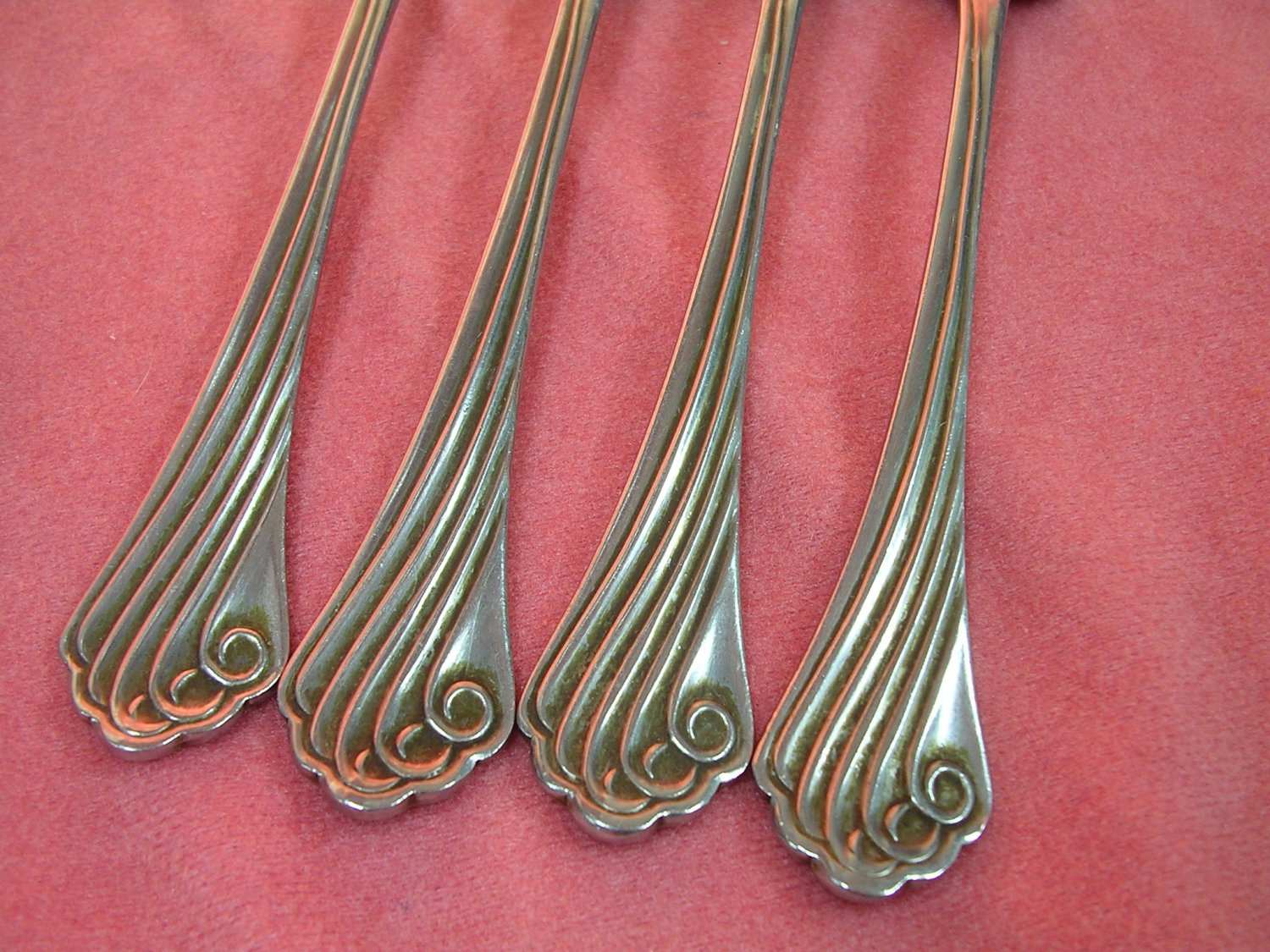 ONEIDA DELIUS 4 PLACE FORKS NORTHLAND STAINLESS FLATWARE SILVERWARE