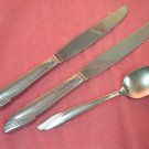 ONEIDA LTD OHS 5 OHS5 TEASPOON &2 KNIVES STAINLESS FLATWARE SILVERWARE