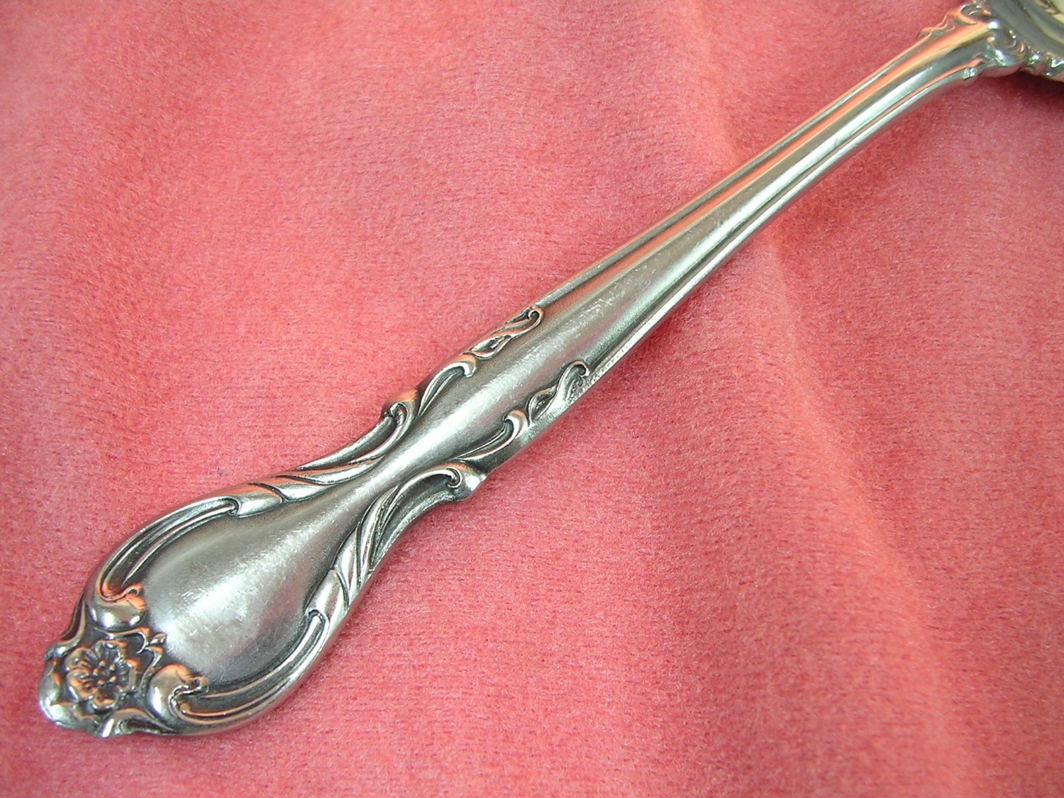 INTERNATIONAL QUEENS QUEEN'S FANCY PLACE SPOON LYON STAINLESS FLATWARE ...