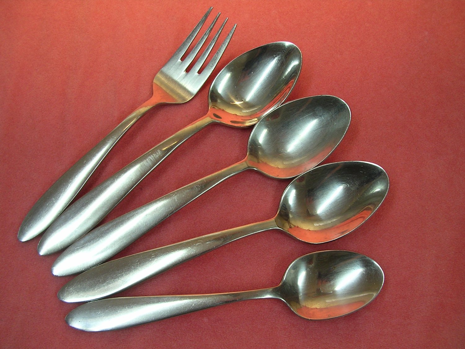 ONEIDA GLISSADE SALAD FORK & 4 SPOONS STAINLESS FLATWARE SILVERWARE