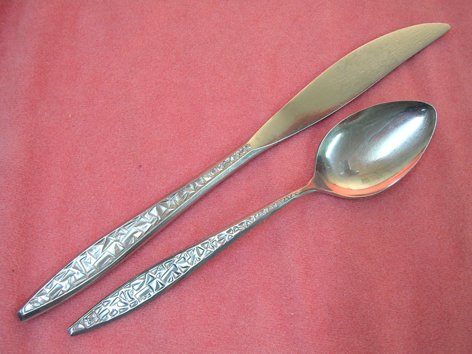 EKCO BALBOA TEASPOON & KNIFE ETERNA STAINLESS STEEL FLATWARE SILVERWARE