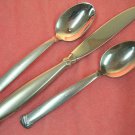 ONEIDA SATIN RATTAN 2 TEASPOONS &3 KNIVES STAINLESS FLATWARE SILVERWARE