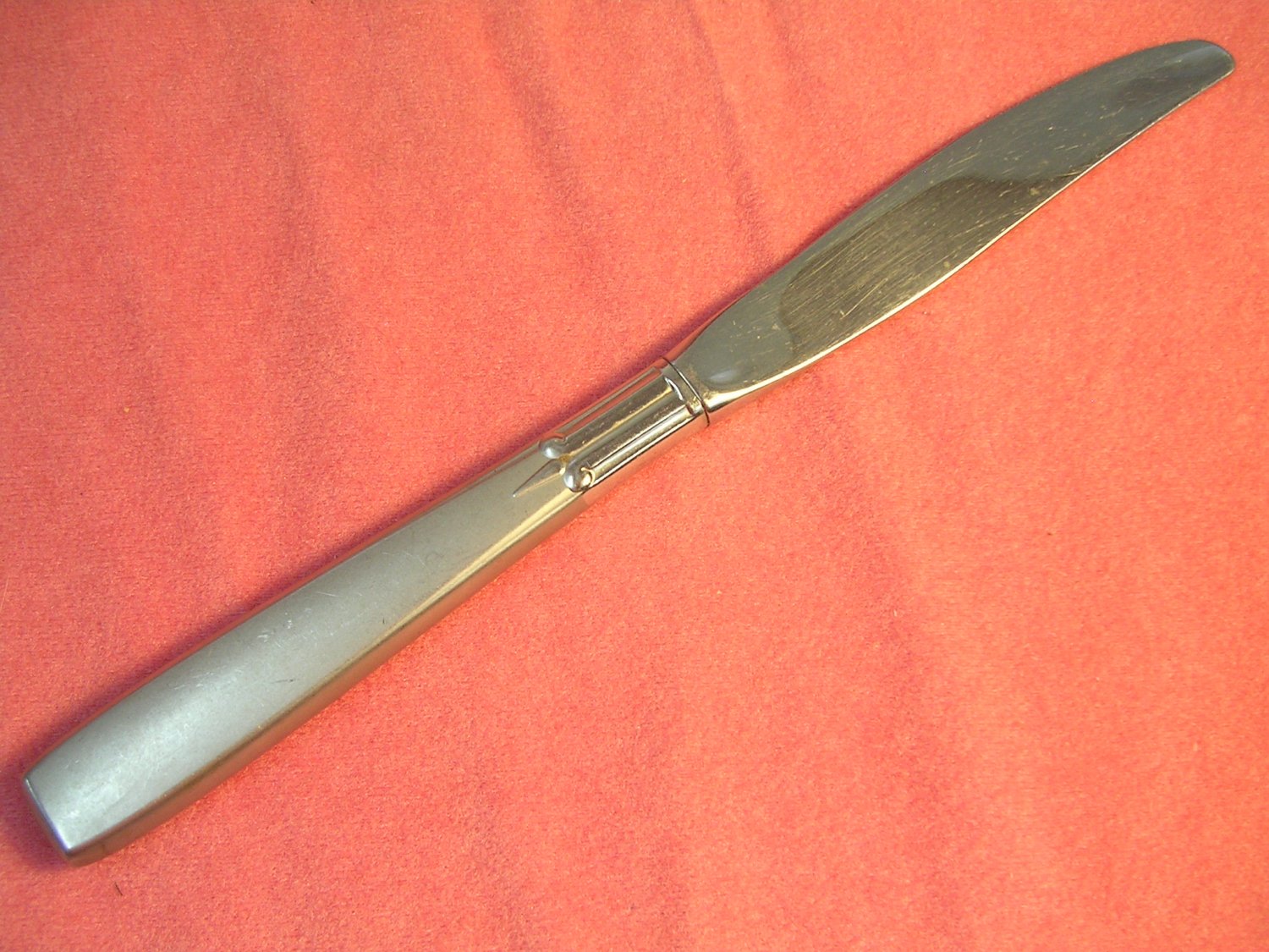 ONEIDA ACCENT FROSTED PLACE KNIFE ONEIDACRAFT DELUXE STAINLESS FLATWARE