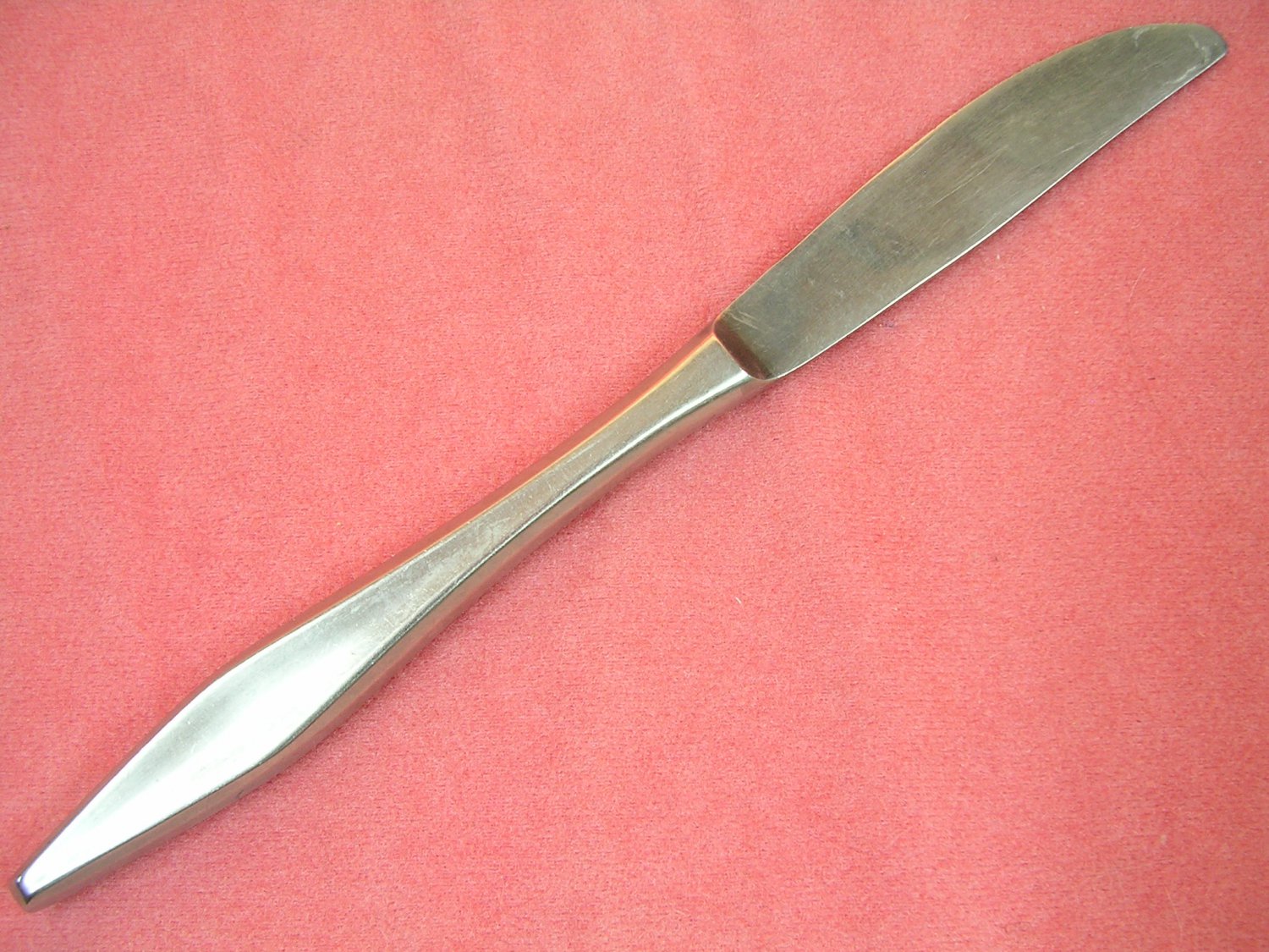 MONTGOMERY WARD ERICA PLACE KNIFE STAINLESS FLATWARE SILVERWARE