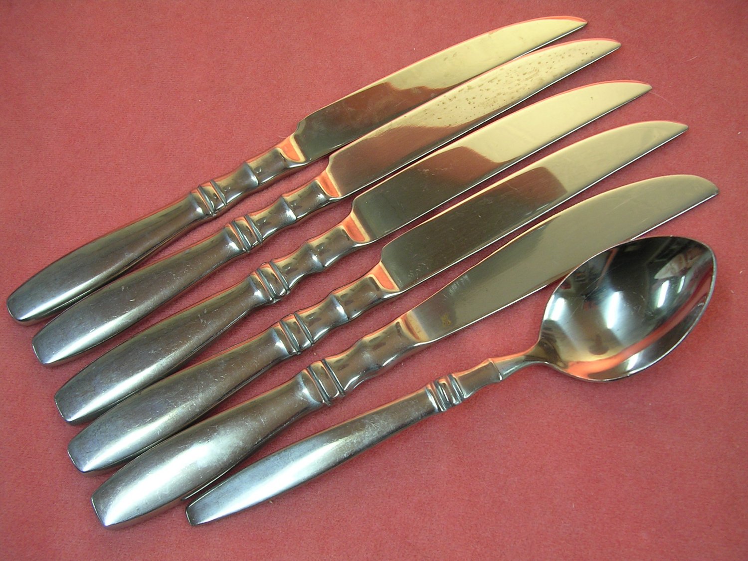 REED & BARTON BROMPTON PLACE SPOON &5 KNIVES HERITAGE MINT STAINLESS