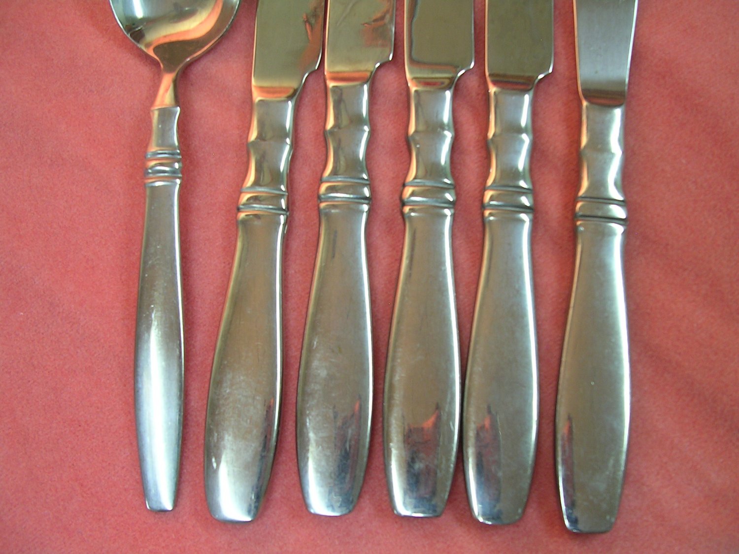 REED & BARTON BROMPTON PLACE SPOON &5 KNIVES HERITAGE MINT STAINLESS