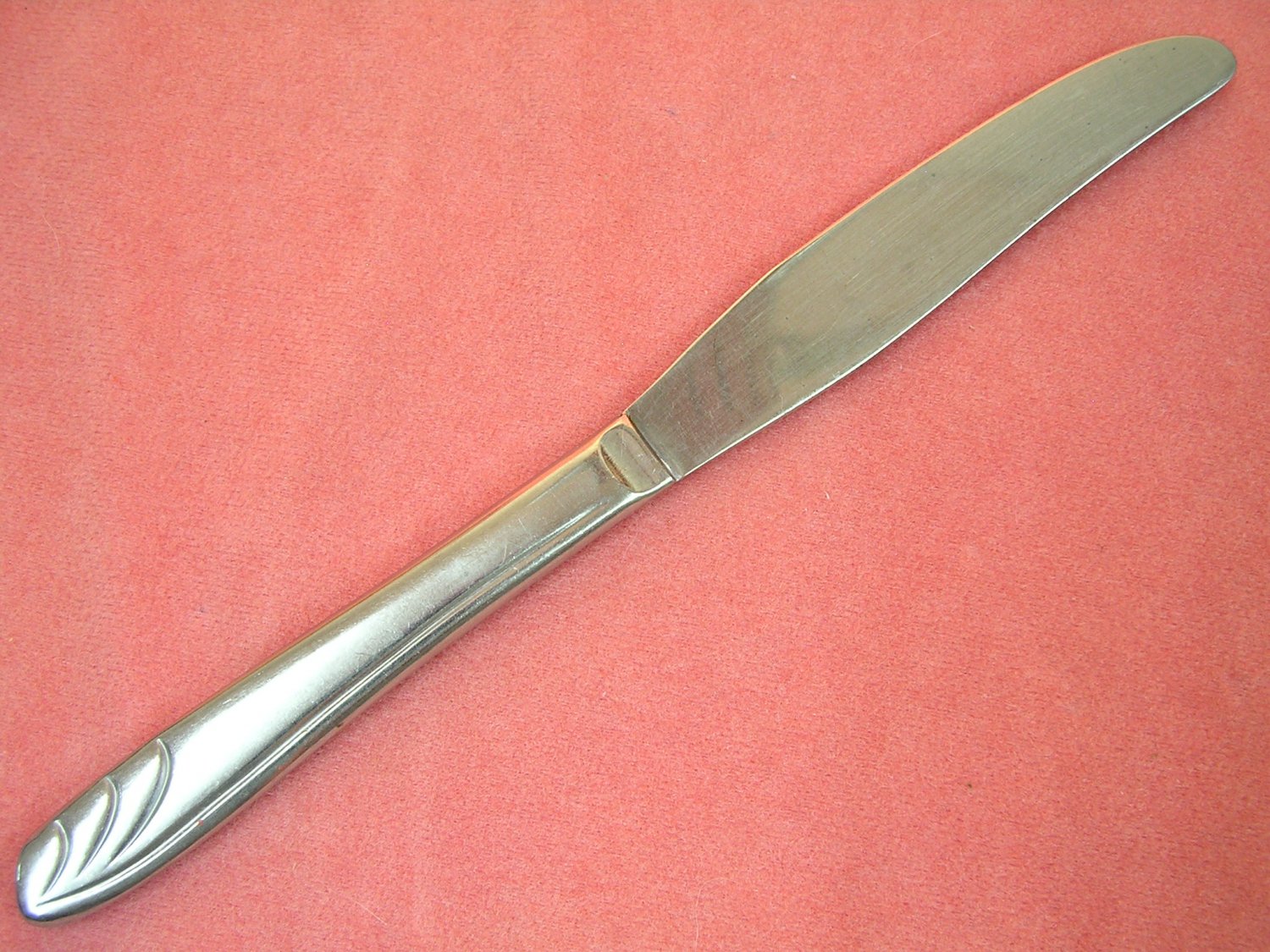 INTERNATIONAL PREVUE PLACE KNIFE SILCO STAINLESS FLATWARE SILVERWARE