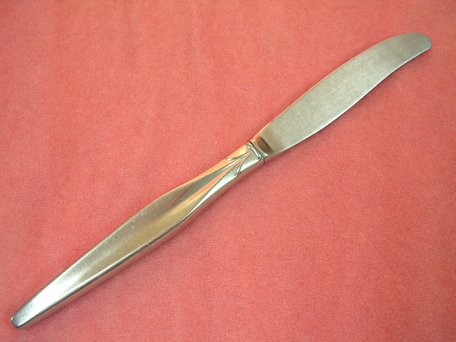INTERNATIONAL CONCEPT PLACE KNIFE 1847 ROGERS STAINLESS FLATWARE SILVERWARE