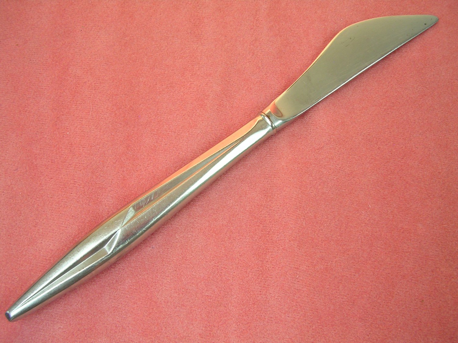 INTERNATIONAL ASTRA PLACE KNIFE DELUXE STAINLESS FLATWARE SILVERWARE