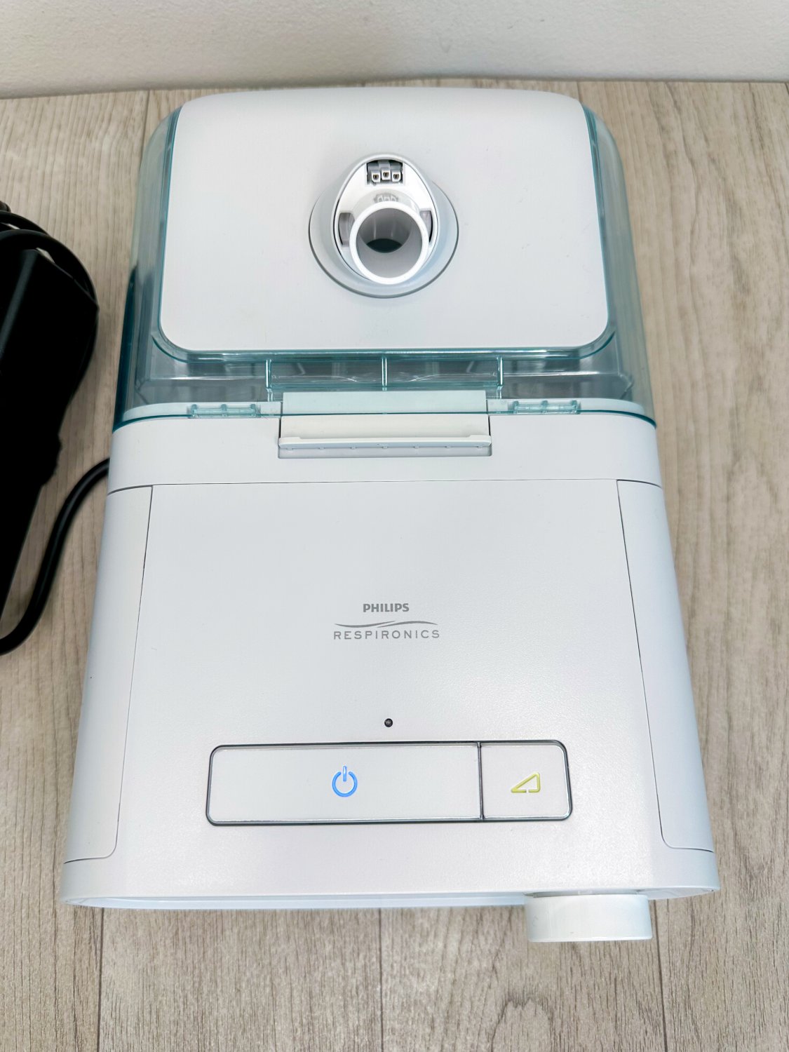 Respironics Dreamstation Auto BiPAP Machine LOW HOURS