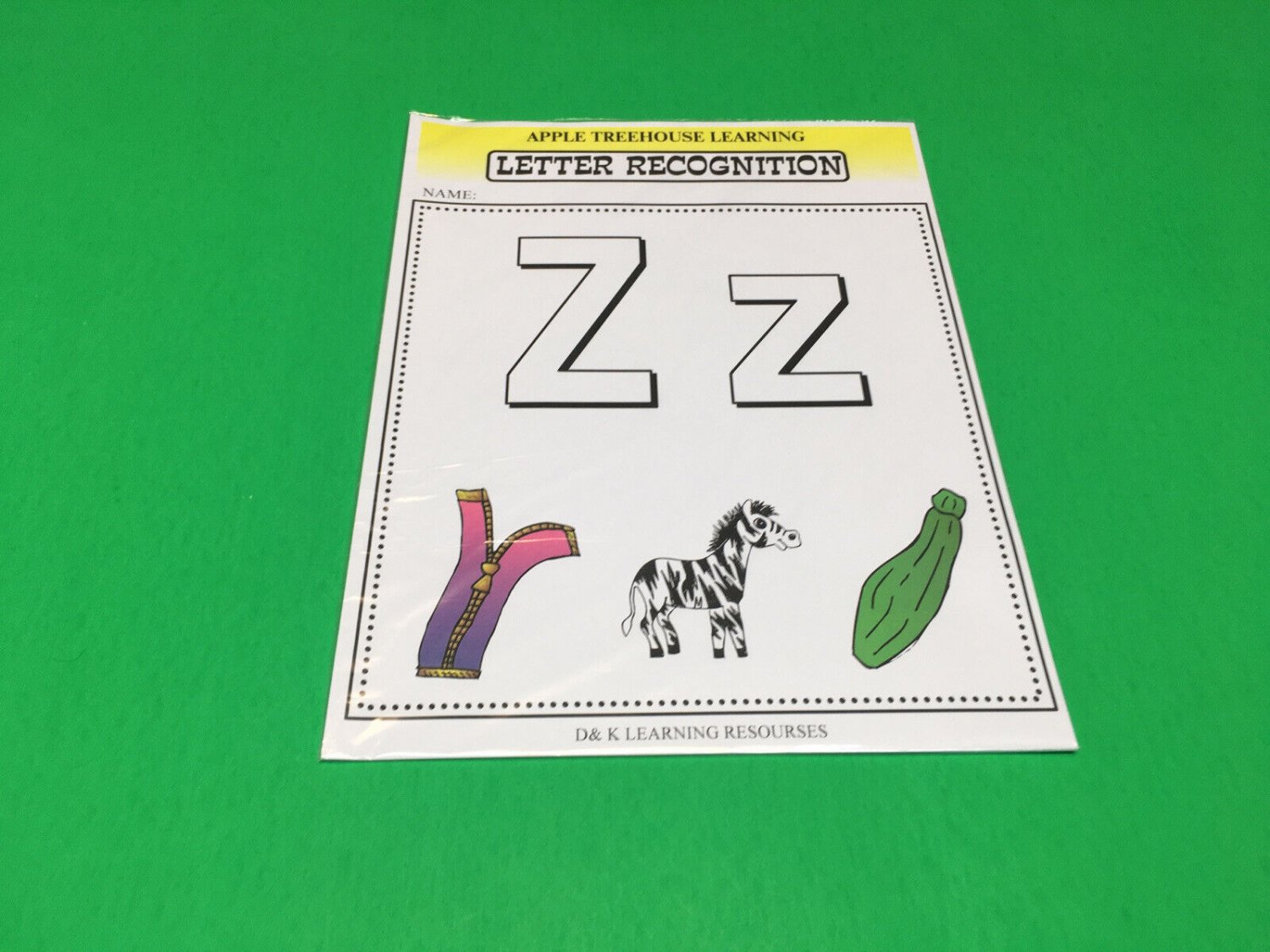 Letter  Zz  -  Apple Treehouse Worksheets - Preschool Teaching supplies  20pgs