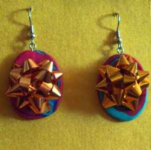 Gold Christmas bow earrings, multicolor back