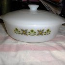 "Meadow Green" 1 1/2 qt casserole dish with lid