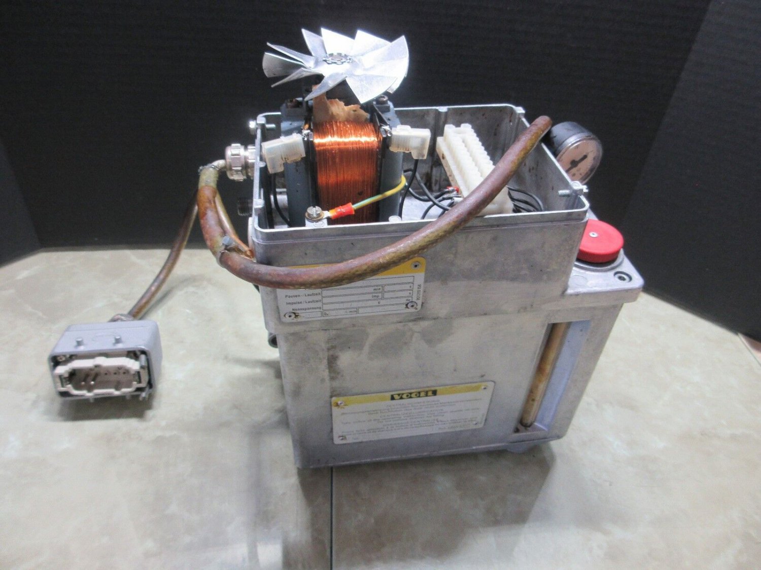 VOGEL LUBE OIL 122 048 105 RB 372 CENTRAL LUBE LUBRICATION SYSTEM 122048105