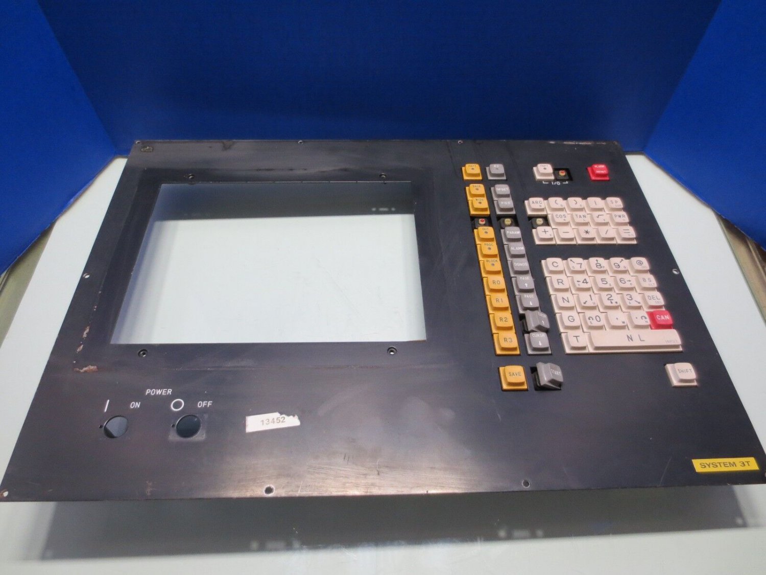 FANUC 3T OPERATOR MONITOR MDI/CRT UNIT A02B-0065-C001 A350-1000-T282/02