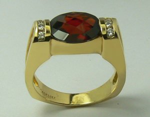 INCREDIBLE GARNET & DIAMOND RING 1CT