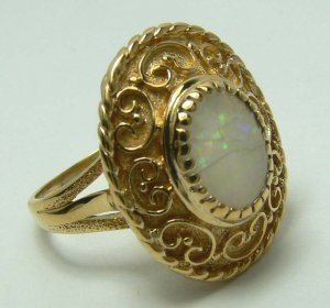COLORFUL OPAL & GOLD RING
