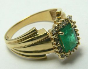 EXCELLENT COLOMBIAN EMERALD & DIAMOND RING 1.0CT