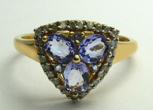Delightful & Bright! Tanzanite & Diamond Ring
