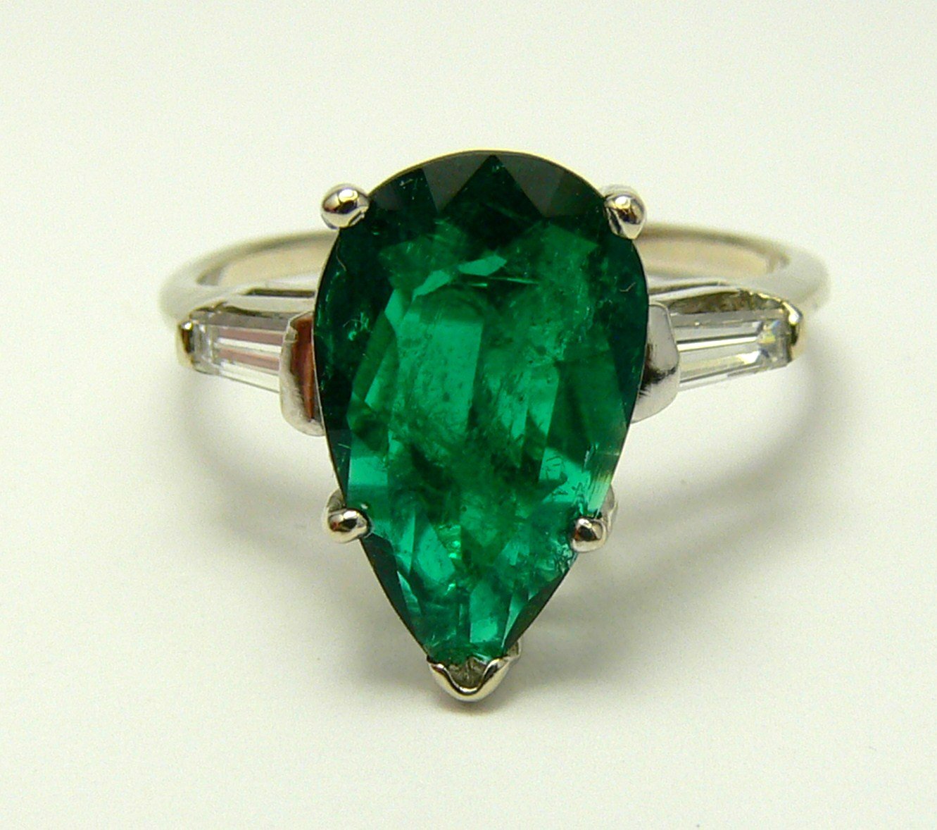 Emerald Ring Graff