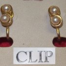 Jewelry, 1 Pr pearl earrings in gold figure 8, clip ons