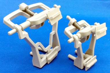 Adjustable Plastic Articulators, Small for Crown and Bridge (Box of 50 sets)