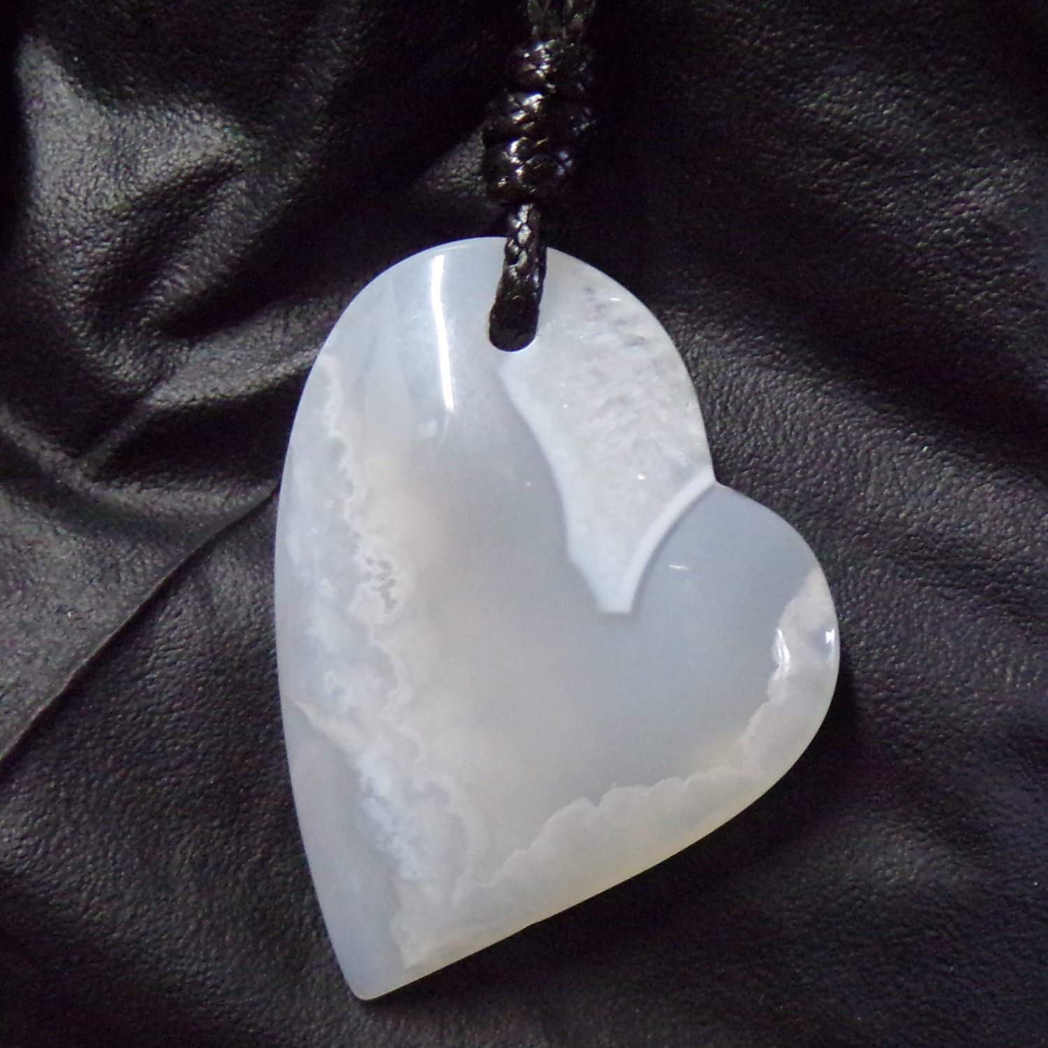 white lace agate pendant