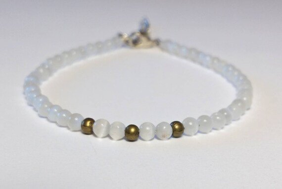 White Cat'S Eye Round 4mm Smooth beads adjustable stacking bracelet