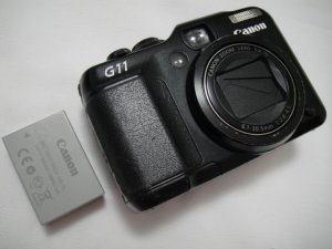Canon Powershot G11 10MP 5X Opt 2.8-inch vari-angle PureColor II VA LCD Compact SLR
