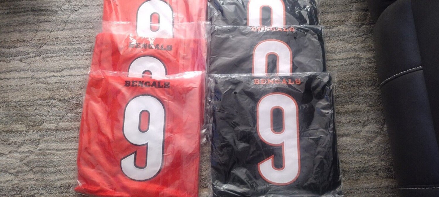 Joe Burrows #9 Cincinnati Bengals jersey 2XL NWT