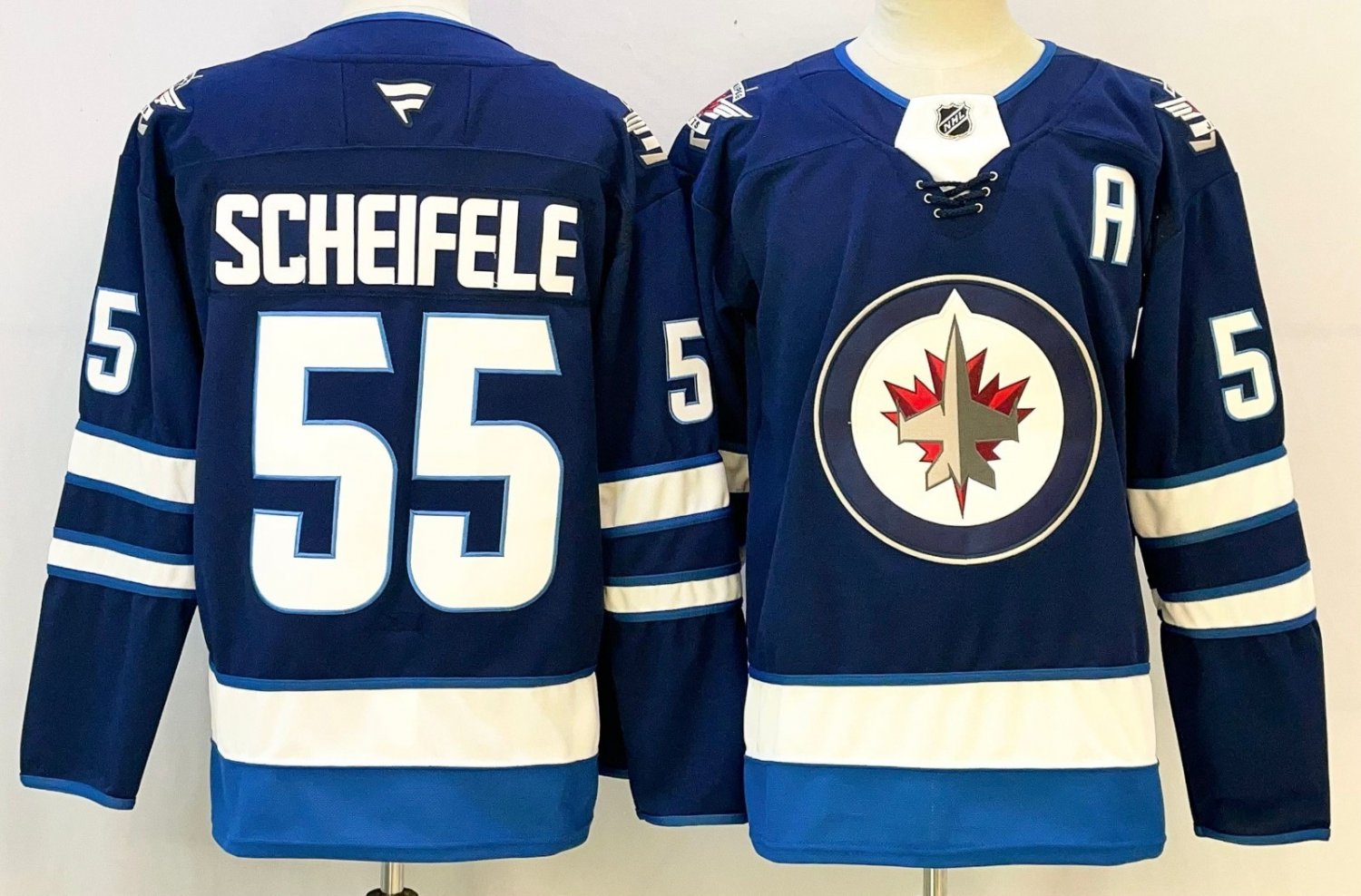 NWT Winnipeg Jets Mark Scheifele Fanatics Navy Jersey