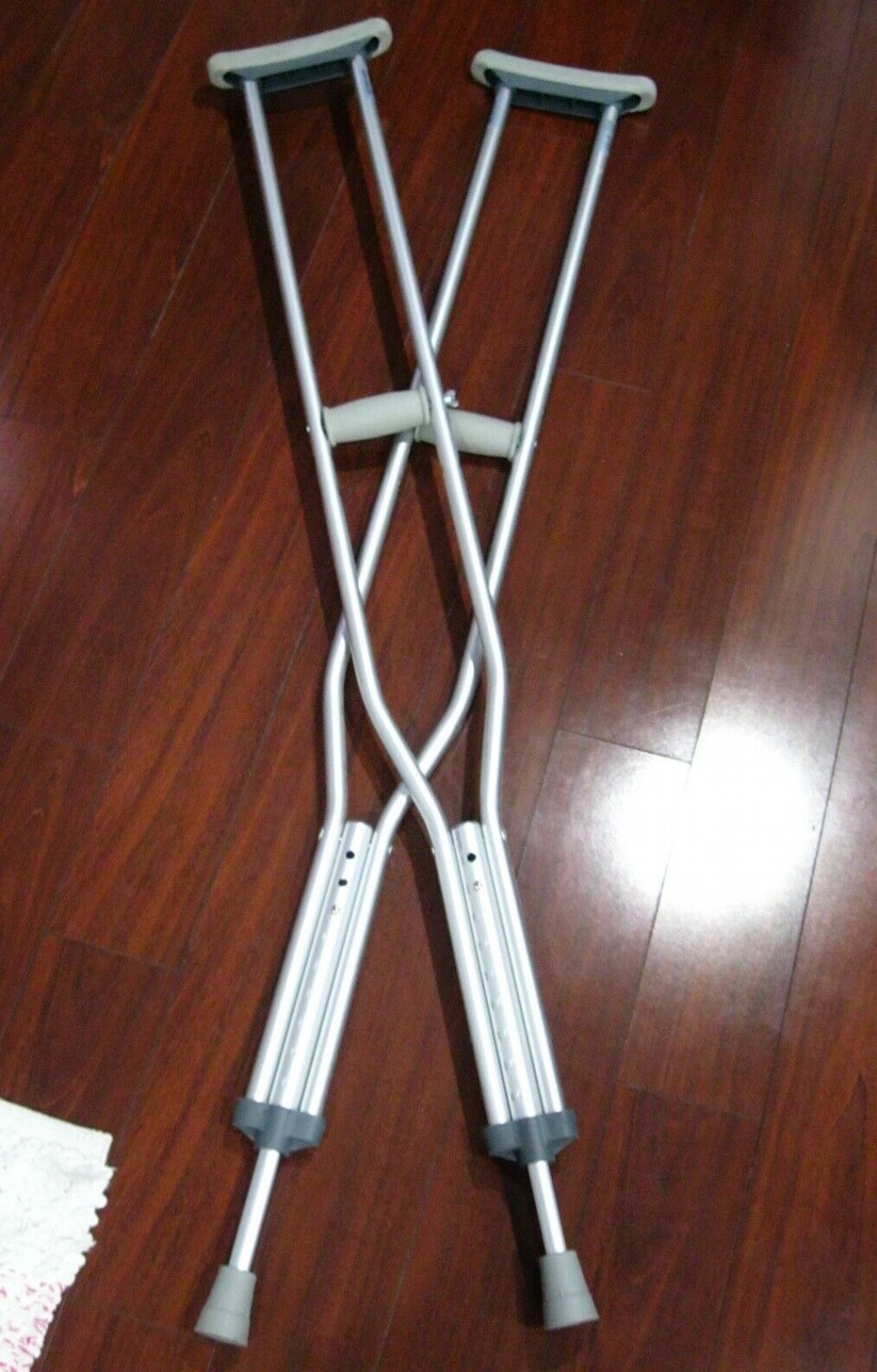 MEDLINE Guardian Aluminum Adjustable Push Button Adult 5'10"6'6" Crutches