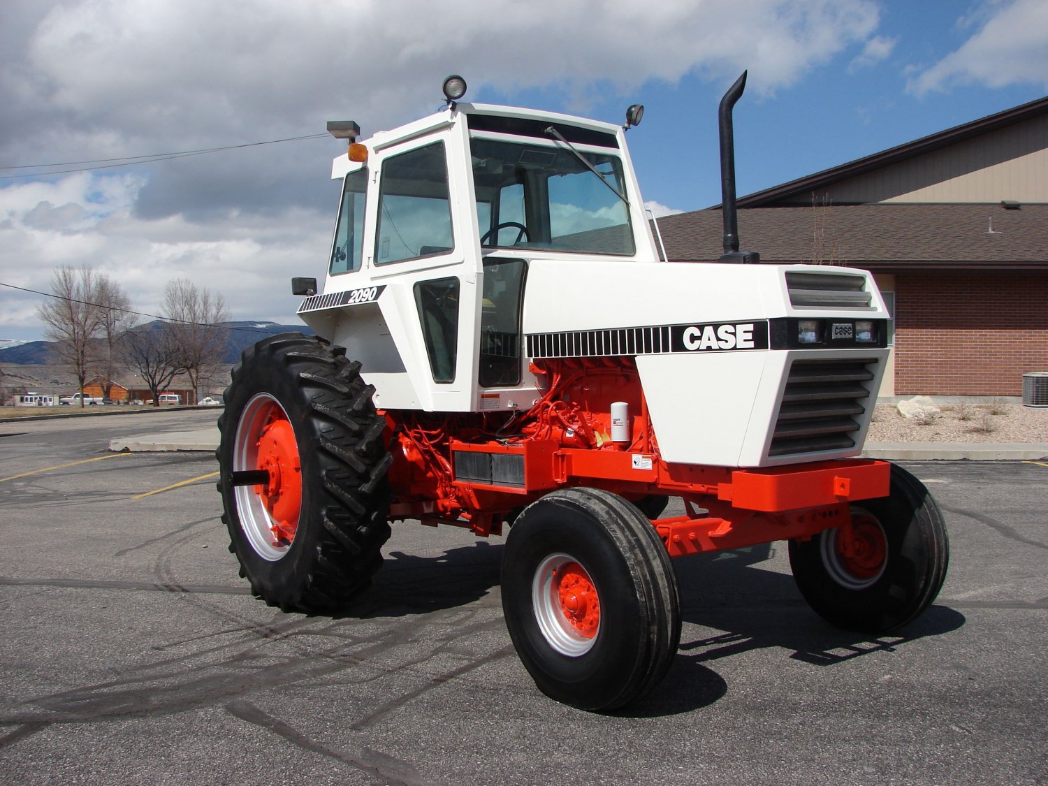 Case IH 2090 Tractor without Cab Operator&acirc;��s Manual 9-6841 DOWNLOAD