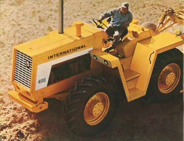 Case IH 4100 Tractor Operator&acirc;��s Manual 1082532R4 DOWNLOAD