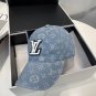 LV classic baseball cap, a versatile item that looks great no matter how you pair it (1)