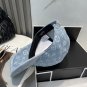 LV classic baseball cap, a versatile item that looks great no matter how you pair it (1)