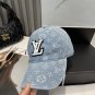 LV classic baseball cap, a versatile item that looks great no matter how you pair it (1)