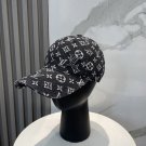 LV classic baseball cap, a versatile item that looks great no matter how you pair it (2)