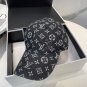 LV classic baseball cap, a versatile item that looks great no matter how you pair it (2)