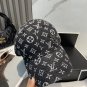 LV classic baseball cap, a versatile item that looks great no matter how you pair it (2)