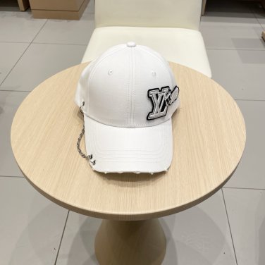 LV classic baseball cap, a versatile item that looks great no matter how you pair it (15)