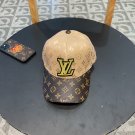 LV classic baseball cap, a versatile item that looks great no matter how you pair it (18)
