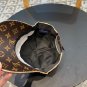 LV classic baseball cap, a versatile item that looks great no matter how you pair it (18)