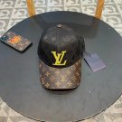 LV classic baseball cap, a versatile item that looks great no matter how you pair it (19)