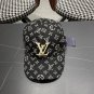 LV classic baseball cap, a versatile item that looks great no matter how you pair it (26)