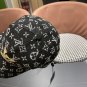 LV classic baseball cap, a versatile item that looks great no matter how you pair it (26)
