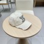 LV classic baseball cap, a versatile item that looks great no matter how you pair it (31)
