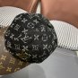 LV classic baseball cap, a versatile item that looks great no matter how you pair it (35)