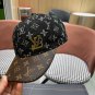 LV classic baseball cap, a versatile item that looks great no matter how you pair it (38)